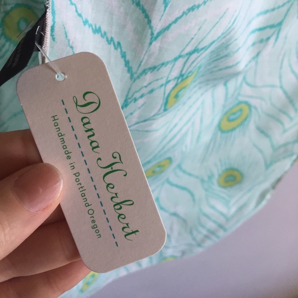 Dana Herbert • NWT Peacock Feather Patterned Scarf - Picture 4 of 5